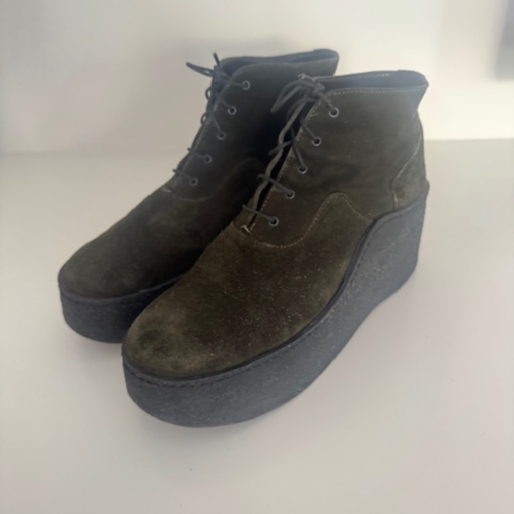Robert Clergerie  Platform Suede  Crepe Lace-up Booties Size 7